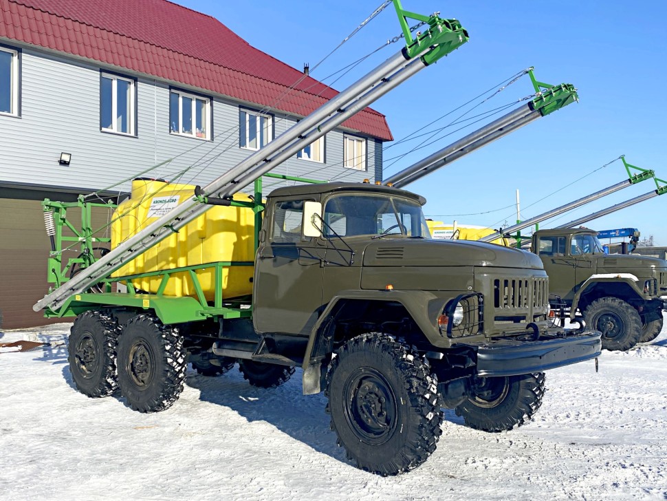 Самоходный опрыскиватель на шасси ЗИЛ-131 KRONOS-3030